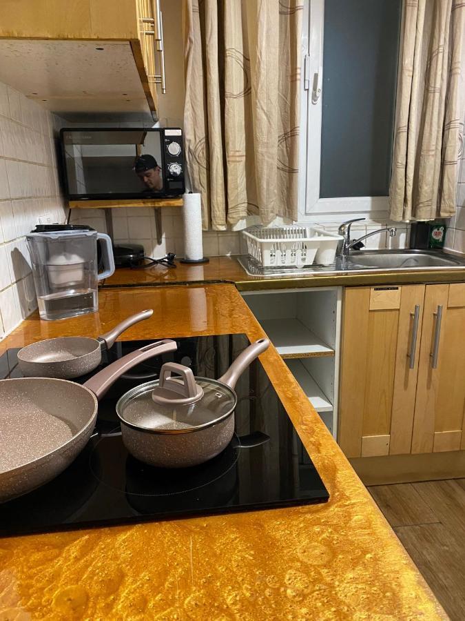 Huge And Affordable 3 Bedroom Flat In Hammersmith For 7 People With Welcome Breakfast Londyn Zewnętrze zdjęcie