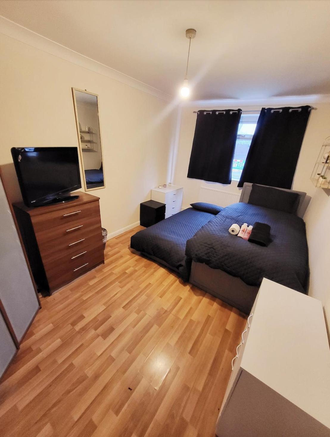 Huge And Affordable 3 Bedroom Flat In Hammersmith For 7 People With Welcome Breakfast Londyn Zewnętrze zdjęcie