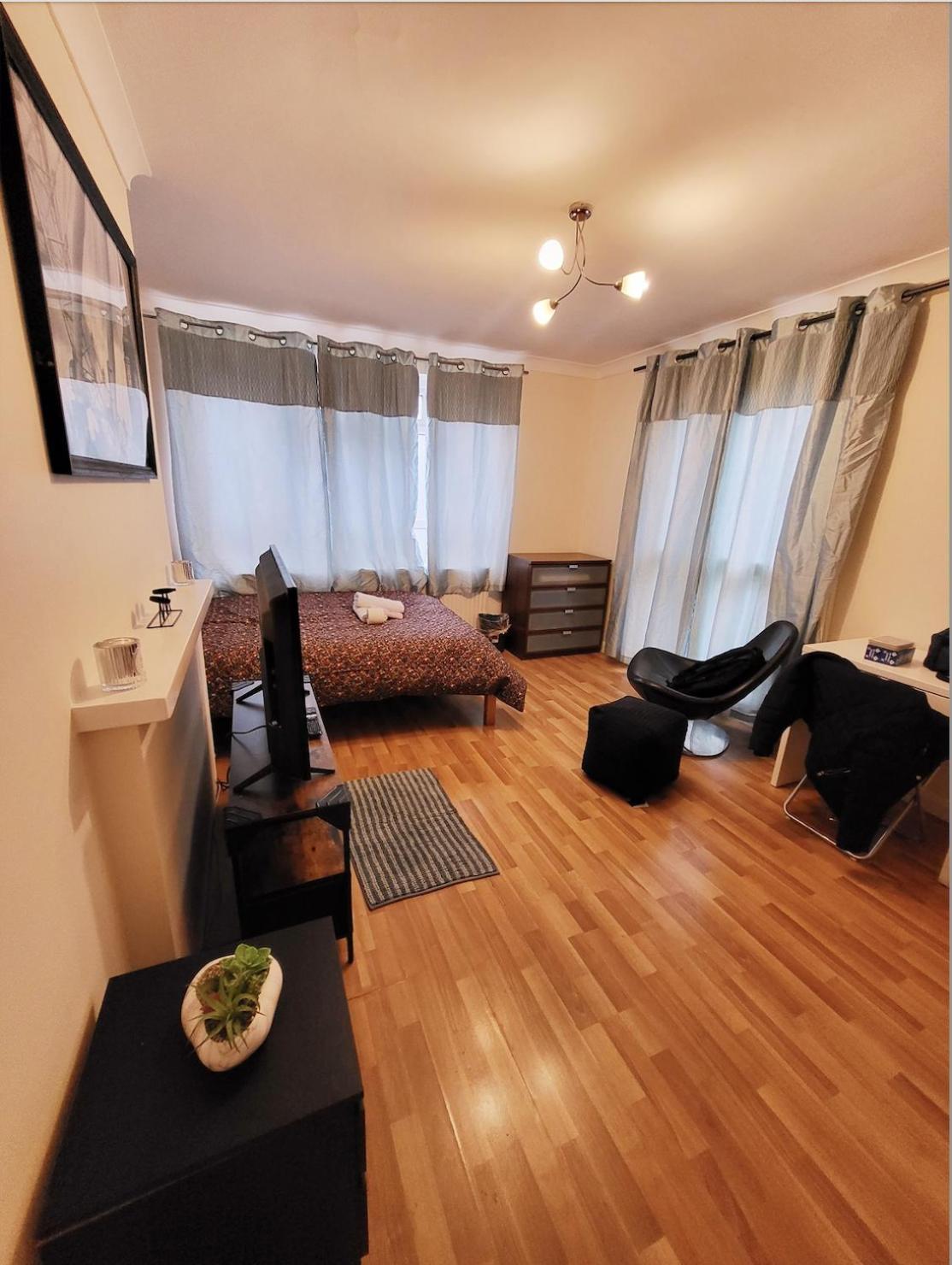 Huge And Affordable 3 Bedroom Flat In Hammersmith For 7 People With Welcome Breakfast Londyn Zewnętrze zdjęcie