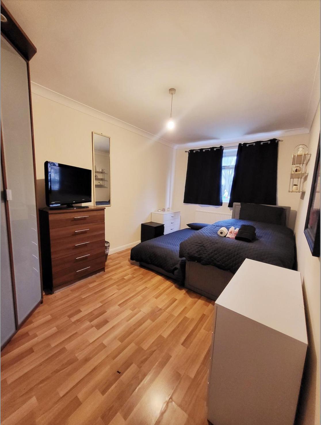 Huge And Affordable 3 Bedroom Flat In Hammersmith For 7 People With Welcome Breakfast Londyn Zewnętrze zdjęcie