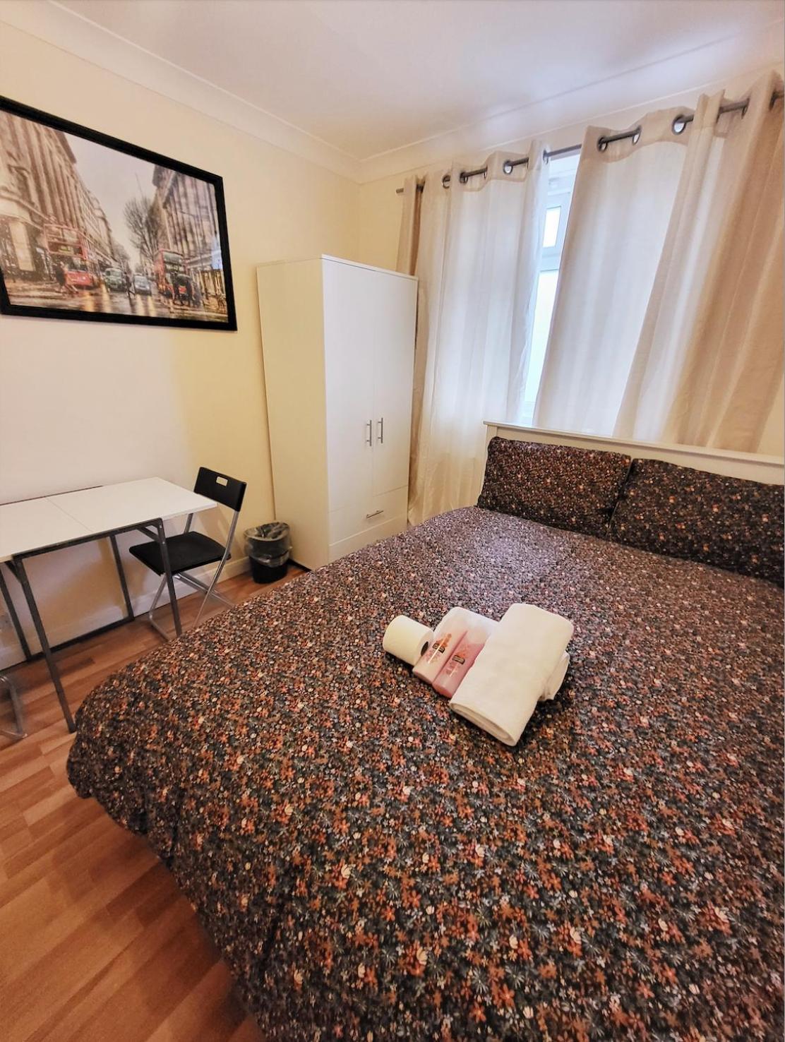 Huge And Affordable 3 Bedroom Flat In Hammersmith For 7 People With Welcome Breakfast Londyn Zewnętrze zdjęcie