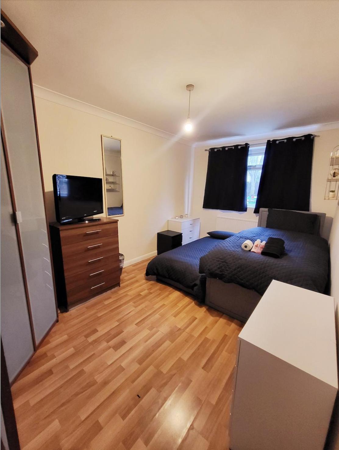 Huge And Affordable 3 Bedroom Flat In Hammersmith For 7 People With Welcome Breakfast Londyn Zewnętrze zdjęcie