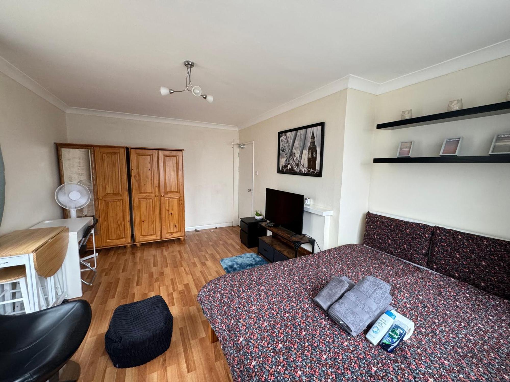 Huge And Affordable 3 Bedroom Flat In Hammersmith For 7 People With Welcome Breakfast Londyn Zewnętrze zdjęcie