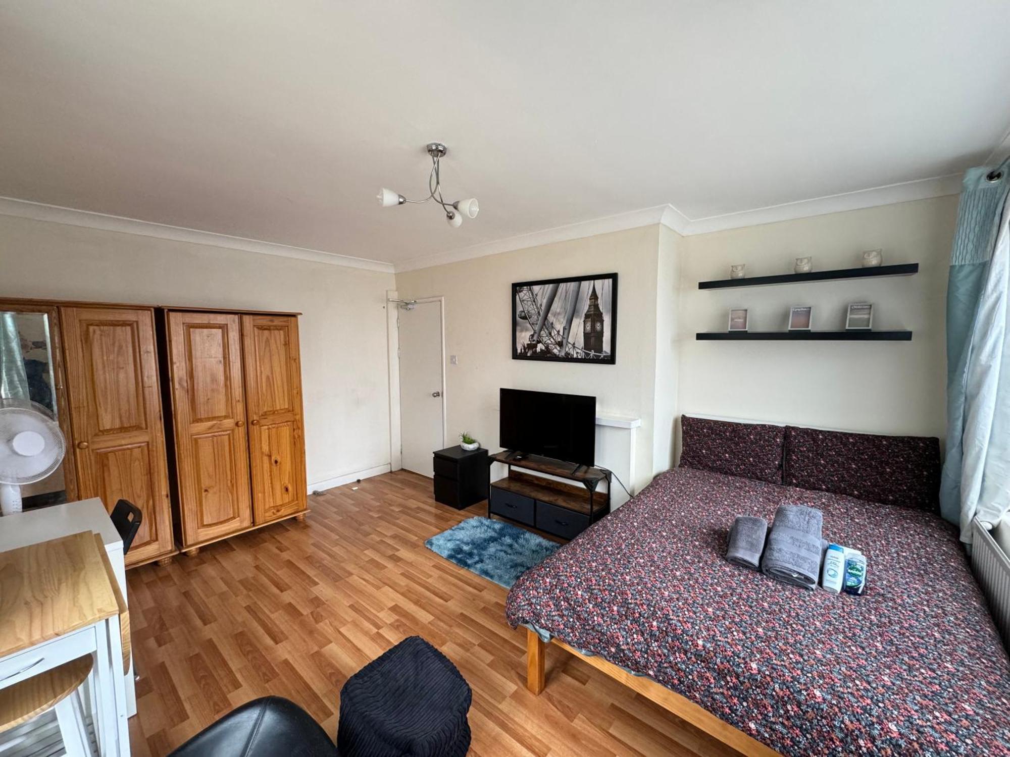 Huge And Affordable 3 Bedroom Flat In Hammersmith For 7 People With Welcome Breakfast Londyn Zewnętrze zdjęcie