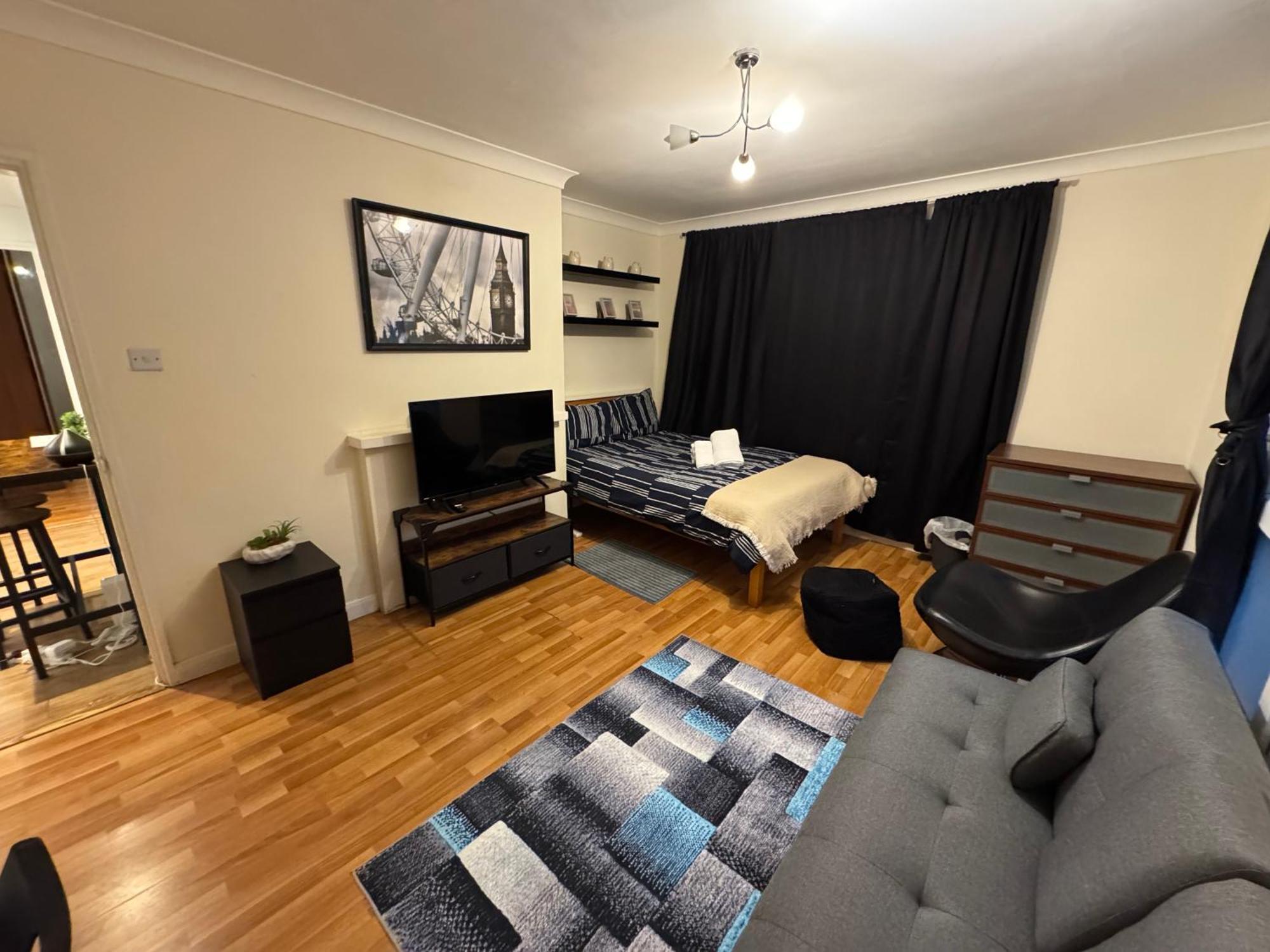 Huge And Affordable 3 Bedroom Flat In Hammersmith For 7 People With Welcome Breakfast Londyn Zewnętrze zdjęcie